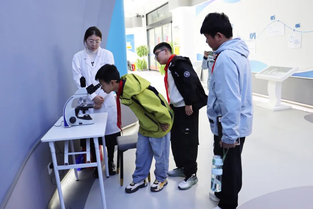 探秘生命科学 点燃科学梦想——郑州慈航路小学生命科学之旅 1775705593565295.jpg